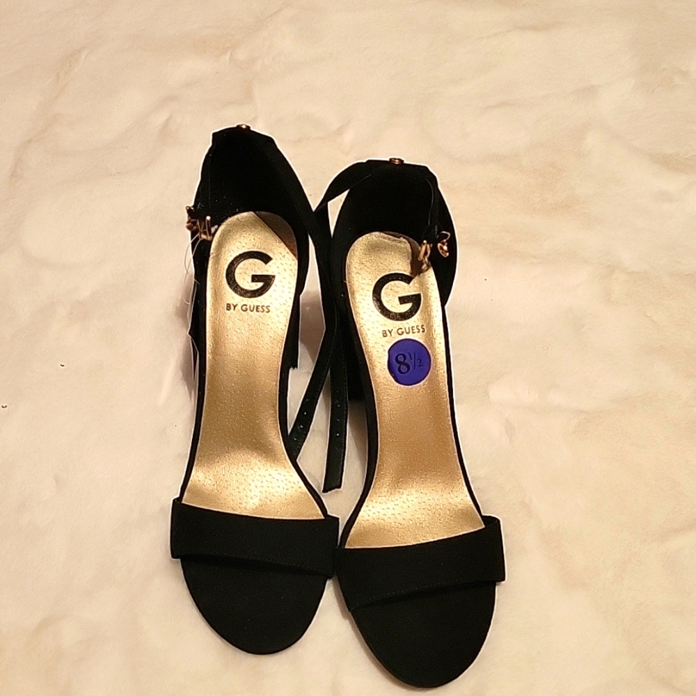 Guess  Black suede heels, simple and classy